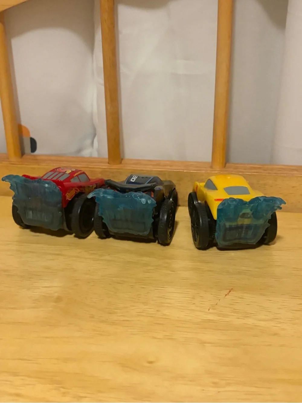 DISNEY PIXAR CARS - Splash Racers - LIGHTNING MCQUEEN, JACKSON STORM, CRUZ